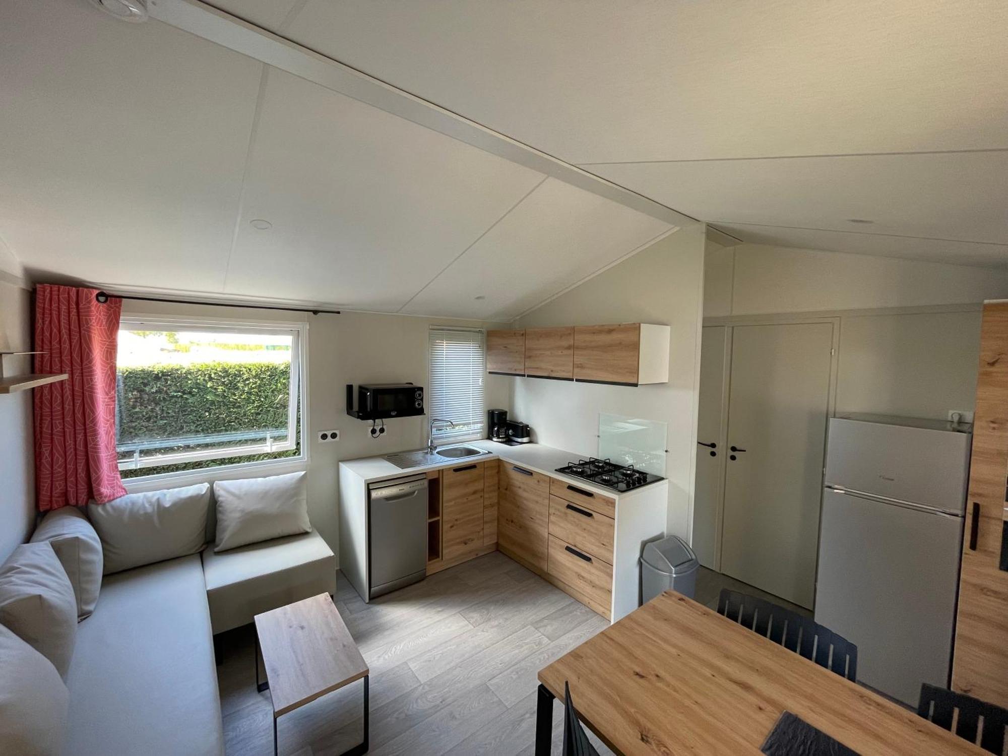 Camping Les Brillas Les Moutiers Exterior photo